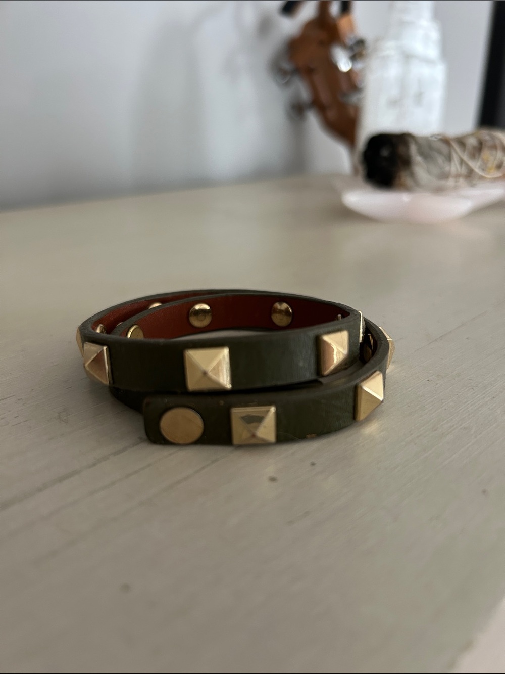 Stella & Dot Olive Green Double Wrap Stud Bracelet with Gold Pyramid Studs